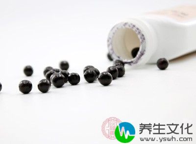 除了胰岛素等降糖药，服用心得安、阿司匹林等药物也有发生低血糖的可能