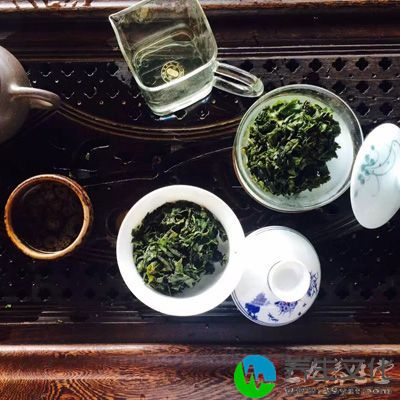 喜欢喝茶的朋友在午睡后可以重新泡杯茶