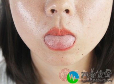 口腔里突然出现水肿、糜烂、隆起和颗粒状肉芽和粘膜红斑