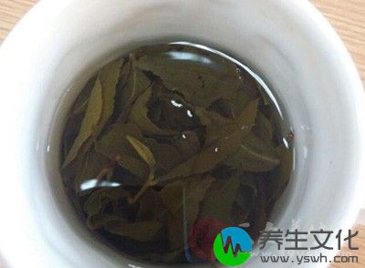 浓茶除了有一定的营养价值外，还有防治疾病的作用