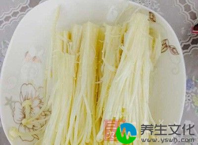 金针菇食用禁忌：不煮熟