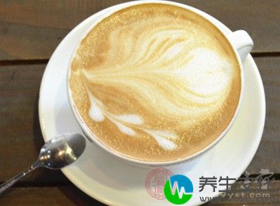 如咖啡、茶、可乐等含咖啡因的食物