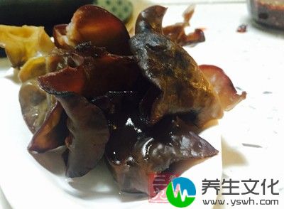 　黑木耳功效：消除血液热毒