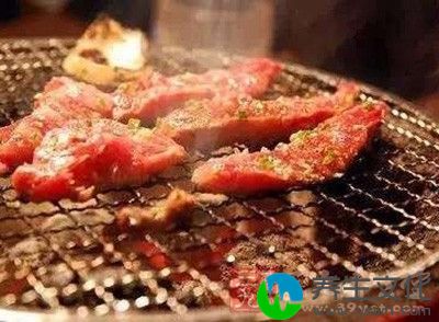 爱吃肉食和辛辣油腻的食物容易导致雌性激素过高