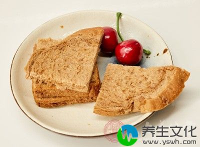 营养学家给老年人推荐的食品有：馒头、米饭、面包