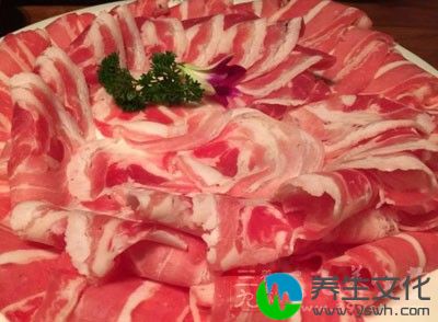 宜选用的食品与药品有：羊肉