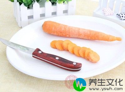 胡萝卜半根、鸡肉400g