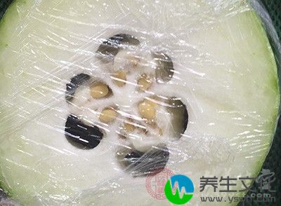 可以食用一些败火的食物，如冬瓜、绿豆