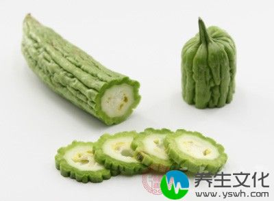 一些寒性食物，例如西瓜、绿豆、苦瓜等，要分季节，适当地吃