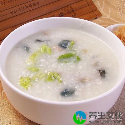 “葱白粳米粥”可缓解寒性感冒症状