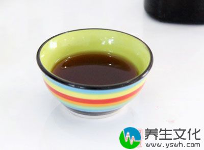 上药粉碎成粗粉，纱布袋装，扎口，用白酒1000ml浸泡