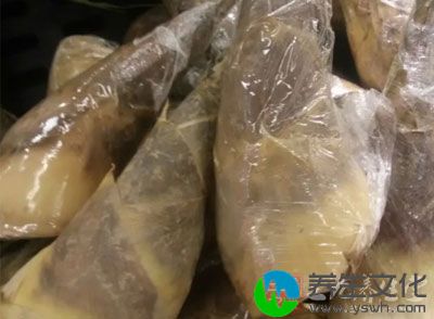 春笋2支约400g，咸肉50g，薄豆腐皮百叶50g