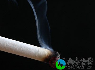 即便每个烟盒上都印有“吸烟有害健康”