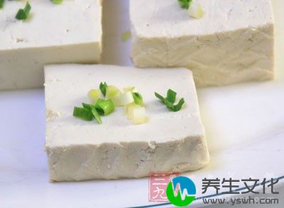 豆腐不能与菠菜同吃，否则不但钙得不到吸收