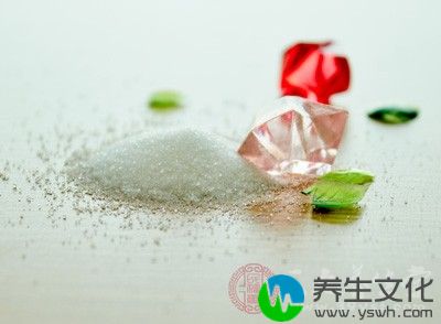 饭菜里的盐被吸收到体内，进入血液中