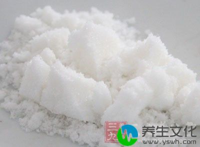 除了使用土豆渣冒充绿豆外，还用甜蜜素代替白糖