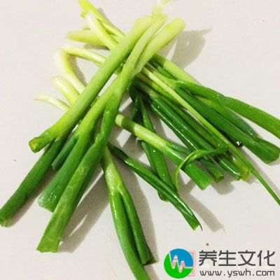 土豆，小葱，橄榄油，辣椒粉，花椒粉，生抽，盐，鸡精，黑胡椒酱