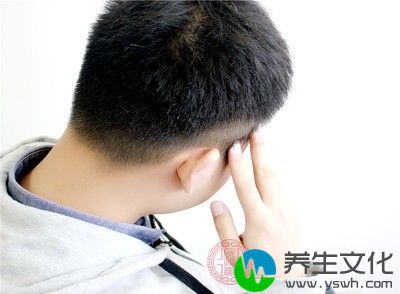 睡前不擦干头发，容易造成湿邪寒邪侵入身体。造成头痛