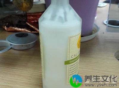 秋季的话选择乳液就要清爽稀释型