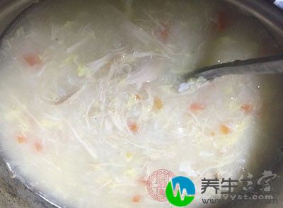 季节更替时，家里肯定少不了煲上各种各样滋补的汤