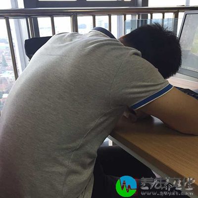 过度疲劳可能是由睡眠质量不好引起的