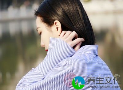 在发生闭经的时候会出现性欲减退、乳房萎缩、腋毛及阴毛脱落、不孕等症的多为促性腺激素分泌不足