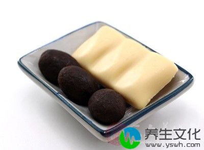 高热能食物(葡萄糖、蔗糖、巧克力等)可诱发肥胖