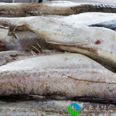 大部分的鱼、海鲜、水果等食物性寒