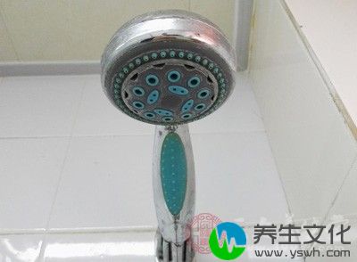 每天洗冷水浴1次