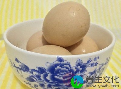 吃完鸡蛋后吃柿子轻则会得食物中毒