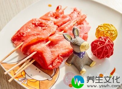 肉中的饱和脂肪、胆固醇就会使身体的血管变窄