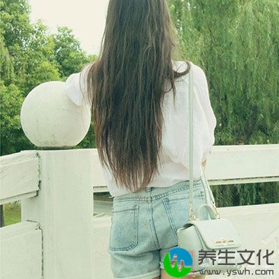 女性外出一般都会携带提包