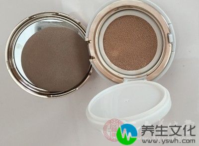 运用化妆品美白