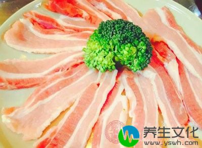 羊肉性味甘热，而螃蟹性寒