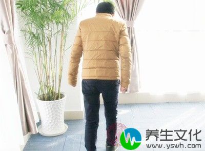 男人腰杆直不起来是因为什么事情太频繁呢