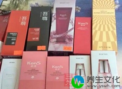 在使用外用祛痘产品的同时，还要注重身体内部的调理