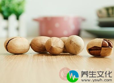 坚果、种子类食物：种子、坚果类食物包括含卵磷脂的黄豆、花生等