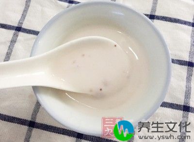 酸奶眼膜消除脂肪粒方法