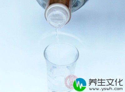 化学因素，长期饮用酒精