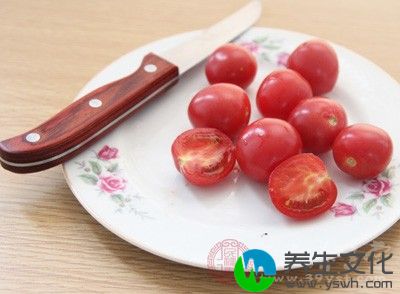 服用肝素、双香豆素等抗凝血药物时不宜食