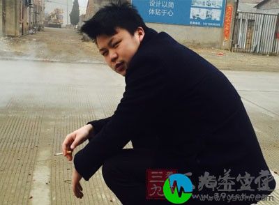 是否有生殖器结节、丘疹、赘生物、脓包症状