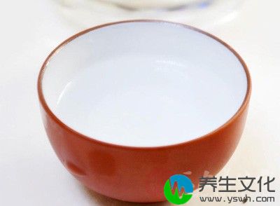 吸烟、过量饮酒、吃刺激性食物其实是很多疾病发生的根源