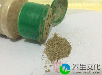 胡椒粉，精盐