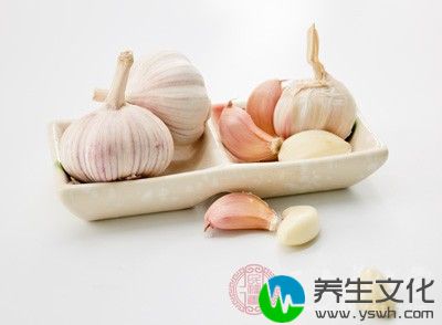 食用油、椒盐、大葱、生姜、大蒜、黑胡椒粉各适量