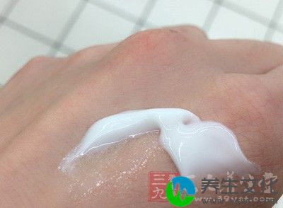 不是所有的控油洁面乳都靠谱