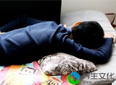 放松心态，提高睡眠质量有助于改善脱发状况