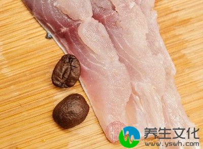 可多吃些鸡肉、猪瘦肉、蛋类、奶类和豆类、添美生营养恢复素等