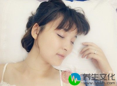 每天要保证充足的睡眠预防雀斑