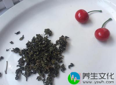 绿茶15克，酸枣仁粉10克