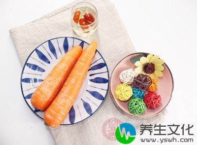 胡萝卜汤：胡萝卜是碱性食物，所含的果胶能促使大便成形